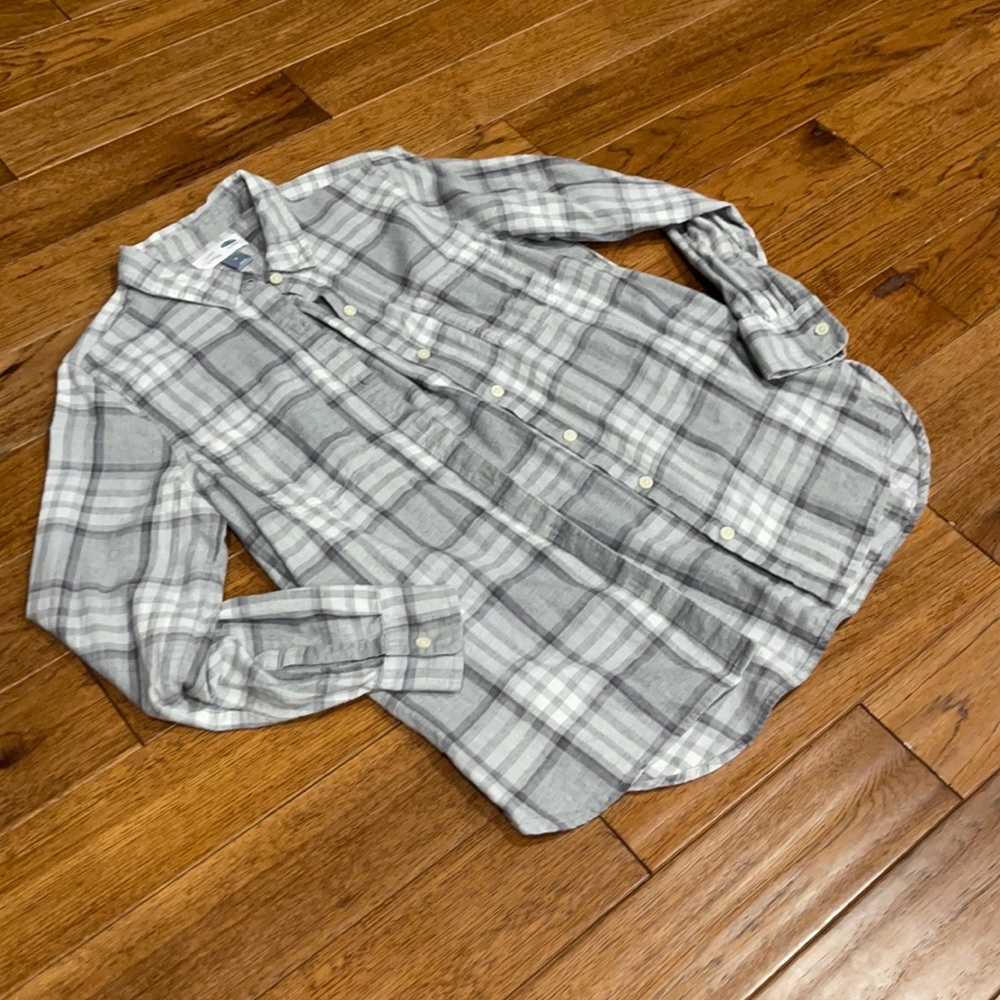 Women’s Gray and White Flannel Shirt